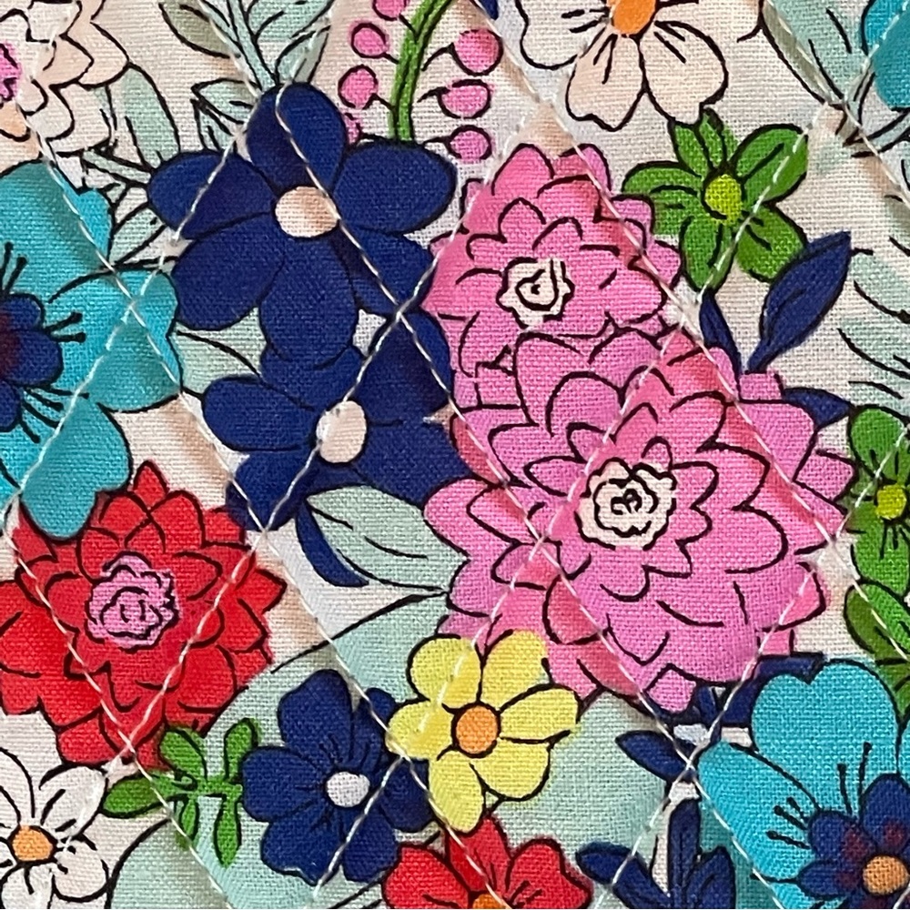 Vera Bradley Far Out Floral Large Vera Shoulder Bag Tote NWT New - Picture 4 of 12